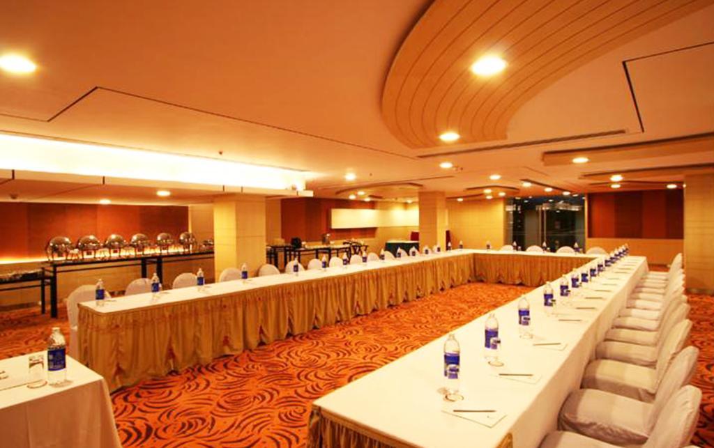 Silver Ferns A Boutique Hotel New Delhi Exterior photo