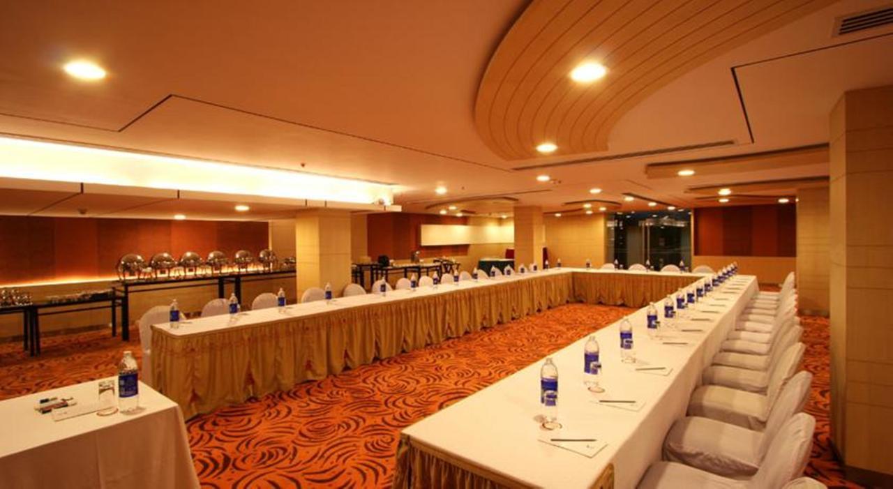 Silver Ferns A Boutique Hotel New Delhi Exterior photo