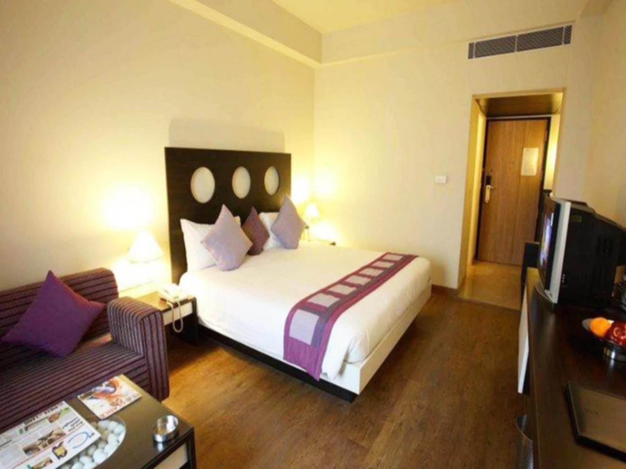 Silver Ferns A Boutique Hotel New Delhi Exterior photo